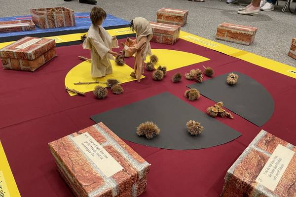 Ein Bodenbild zu einer biblischen Geschichte